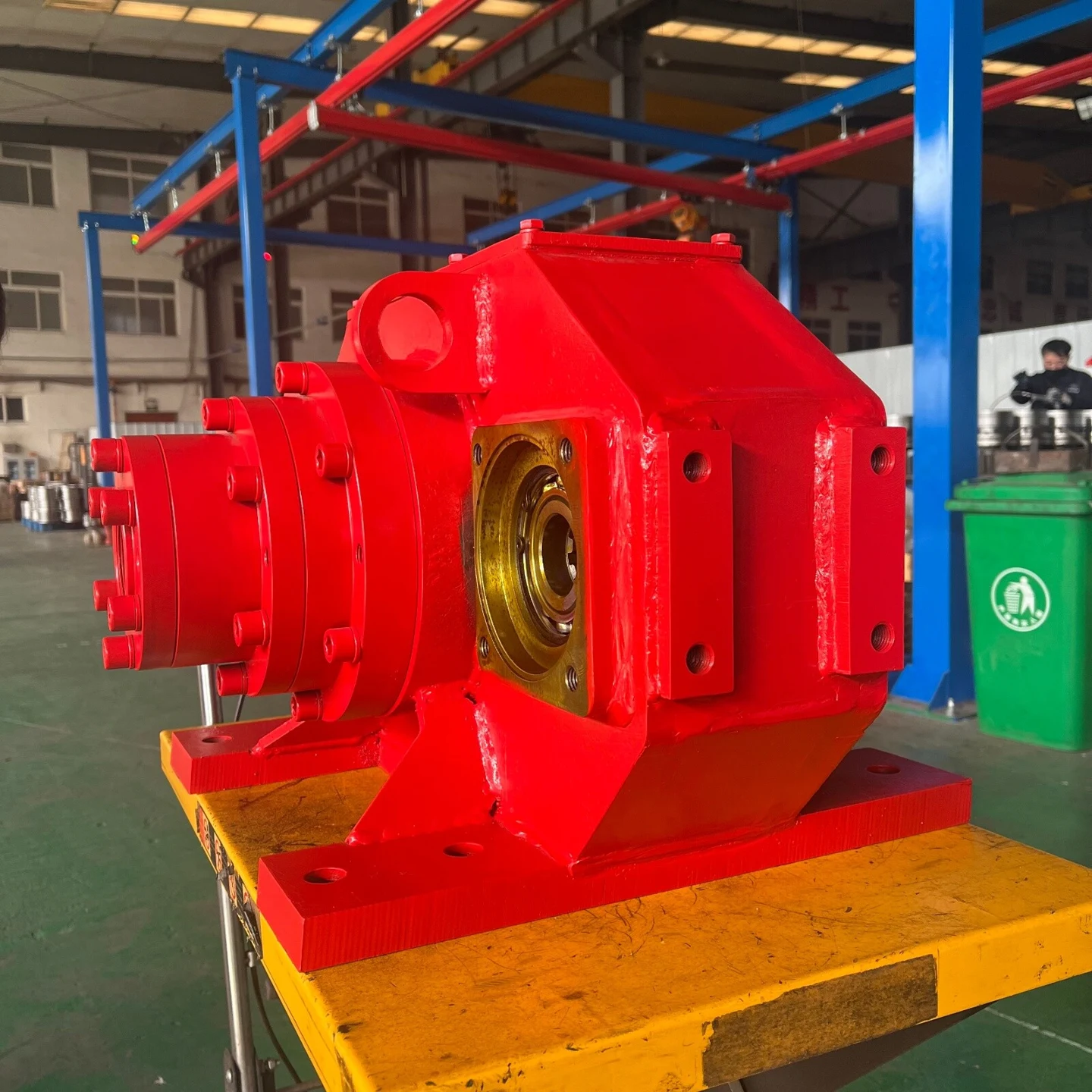 Shallow-well rotary drive head — Shallow-well drilling configuration