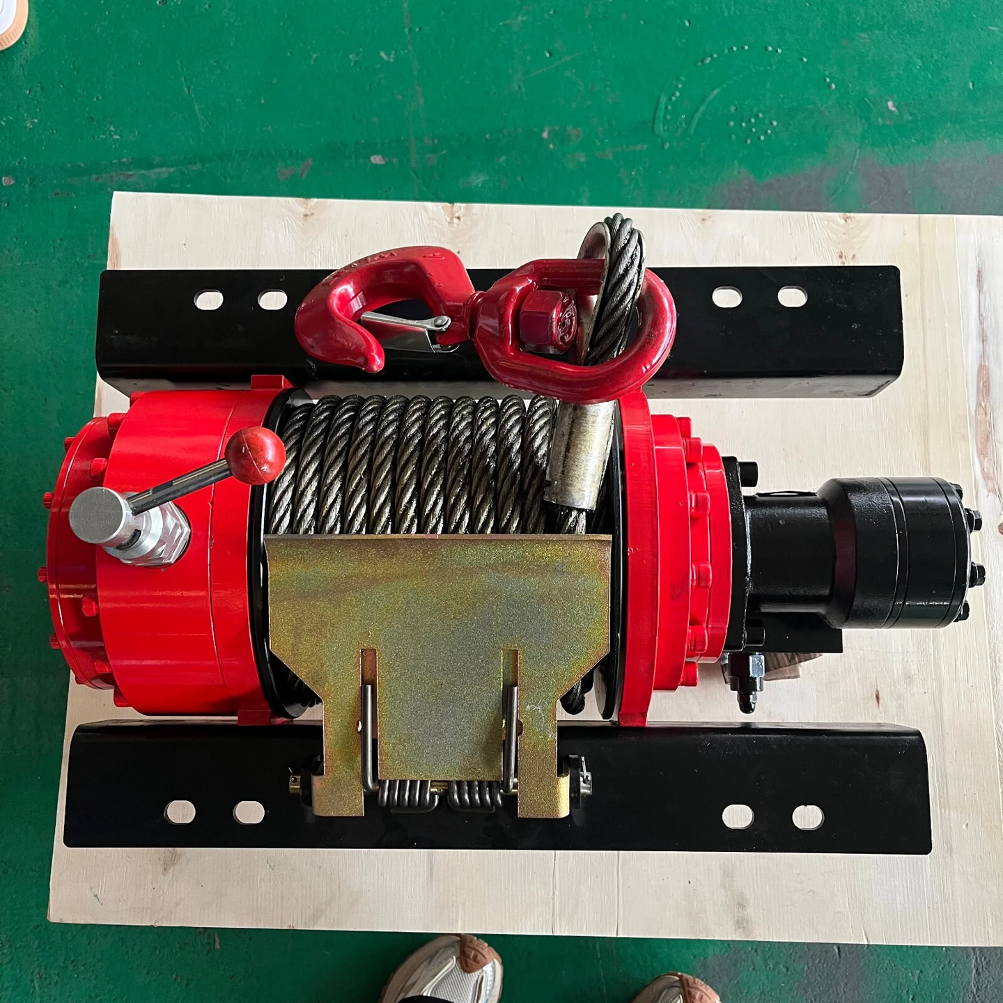 Flatbed hydraulic winch — 6 / 6.8 ton series